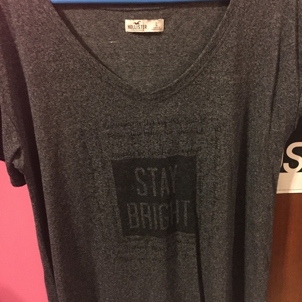 Hollister v neck